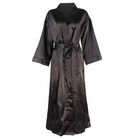 Black Sexy Long Satin Bathrobe - Picture 4 of 8